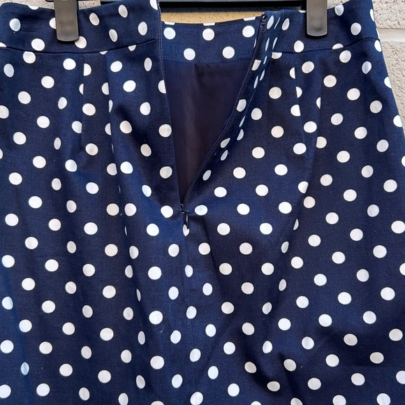 J Crew NWT No 2 Pencil Skirt Navy Style L5040 Polka Dot Size 4 - Picture 2 of 5